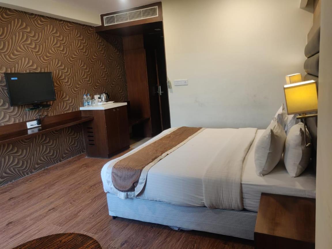 Hotel Casaya Inn Chinhat Luaran gambar